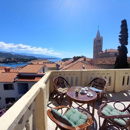Apt. Old Town Rab Town Bagian luar foto