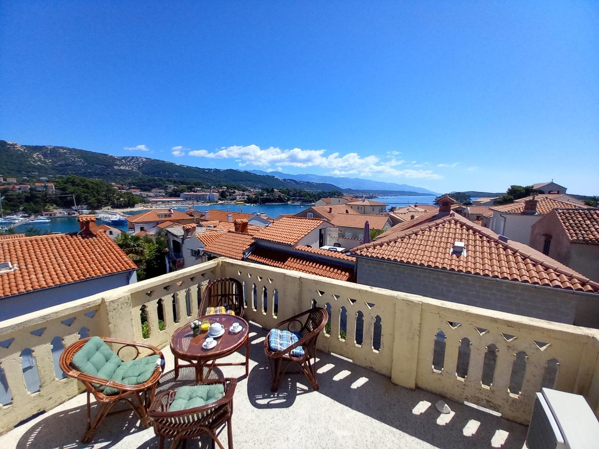 Apt. Old Town Rab Town Bagian luar foto